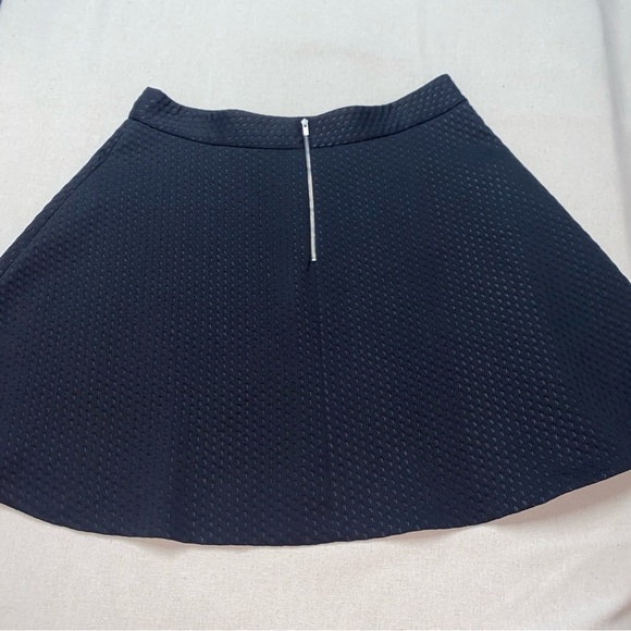 NWT Banana Republic Textured Black Mini Skirt - Picture 6 of 7
